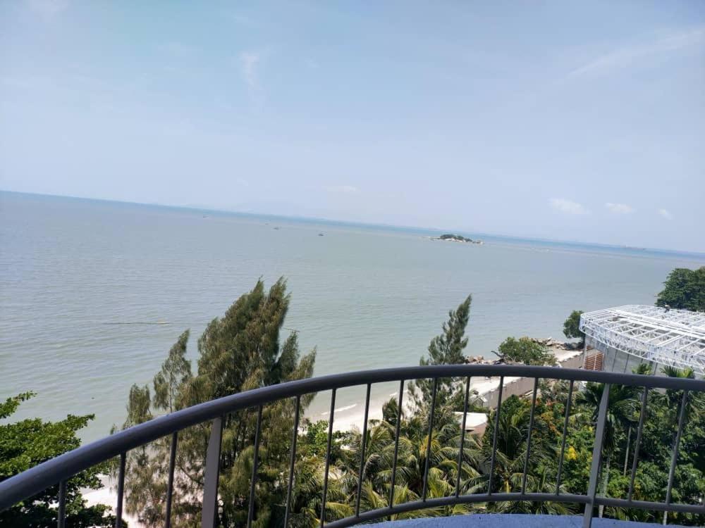 Beachfront Full Sea Penang Tanjung Bungah  Exterior photo